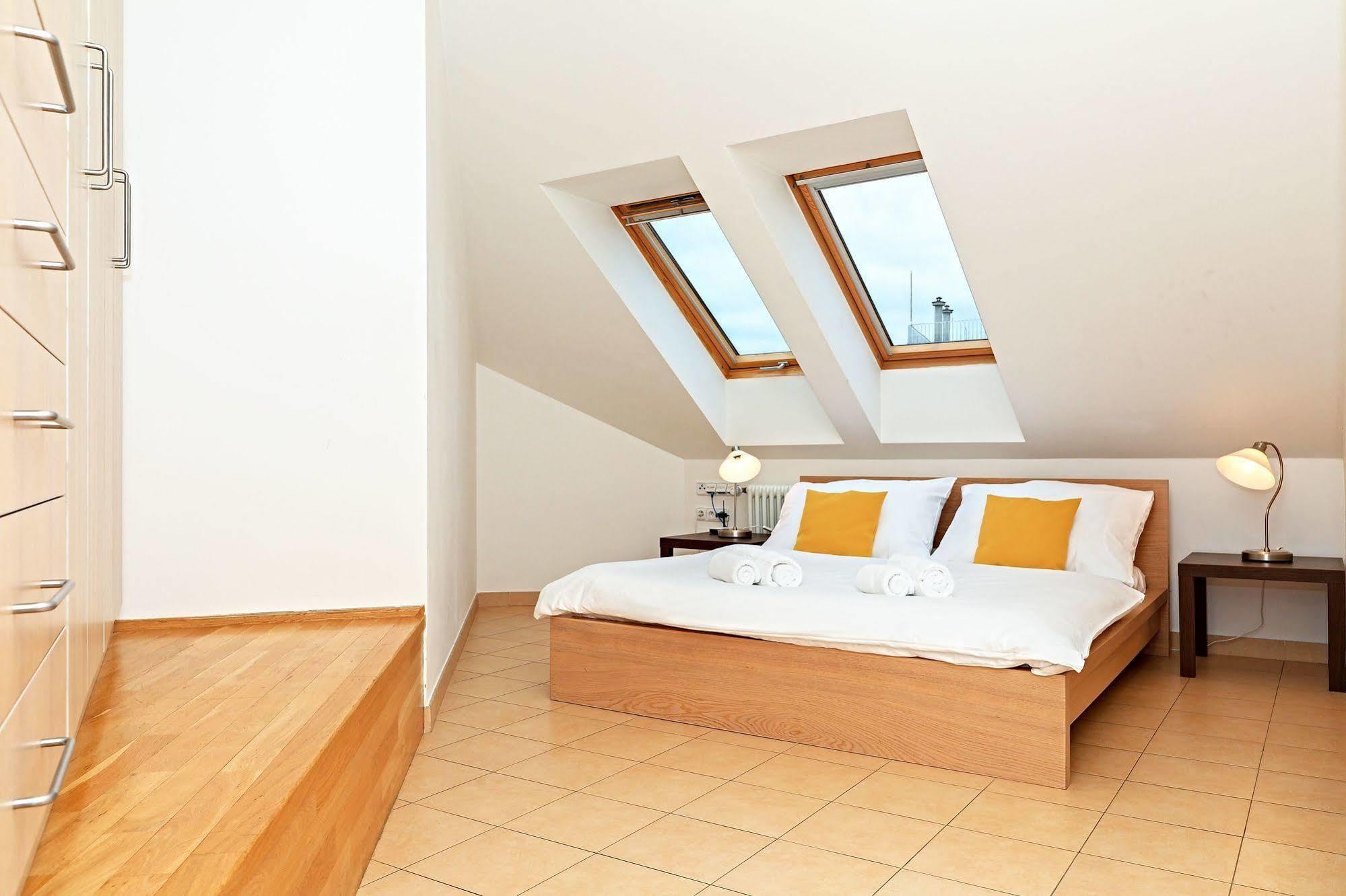 Ginosi Elema Apartel Prague Exterior photo